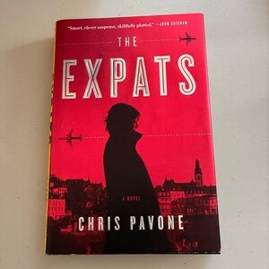 The Expats – Chris Pavone – 1st Ed 2012 Hardcover – Spy Thriller Good Condition